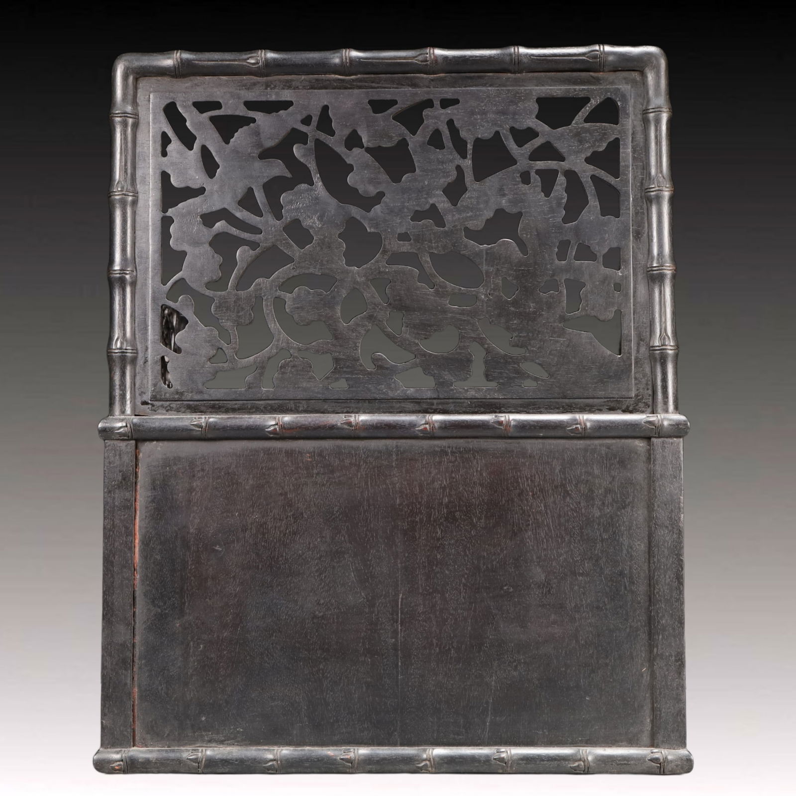 An Exquisite Eaglewood Figure Pattern Cabinet - 6