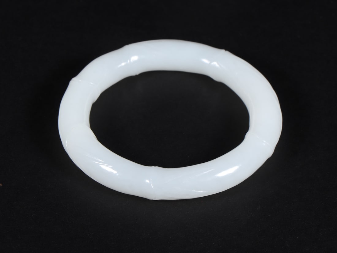 An Exquisite White Jade Bamboo Pattern Bracelet - 3