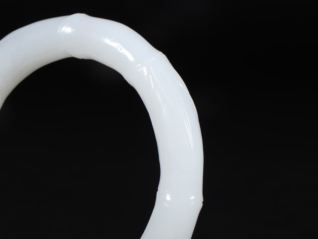 An Exquisite White Jade Bamboo Pattern Bracelet - 9