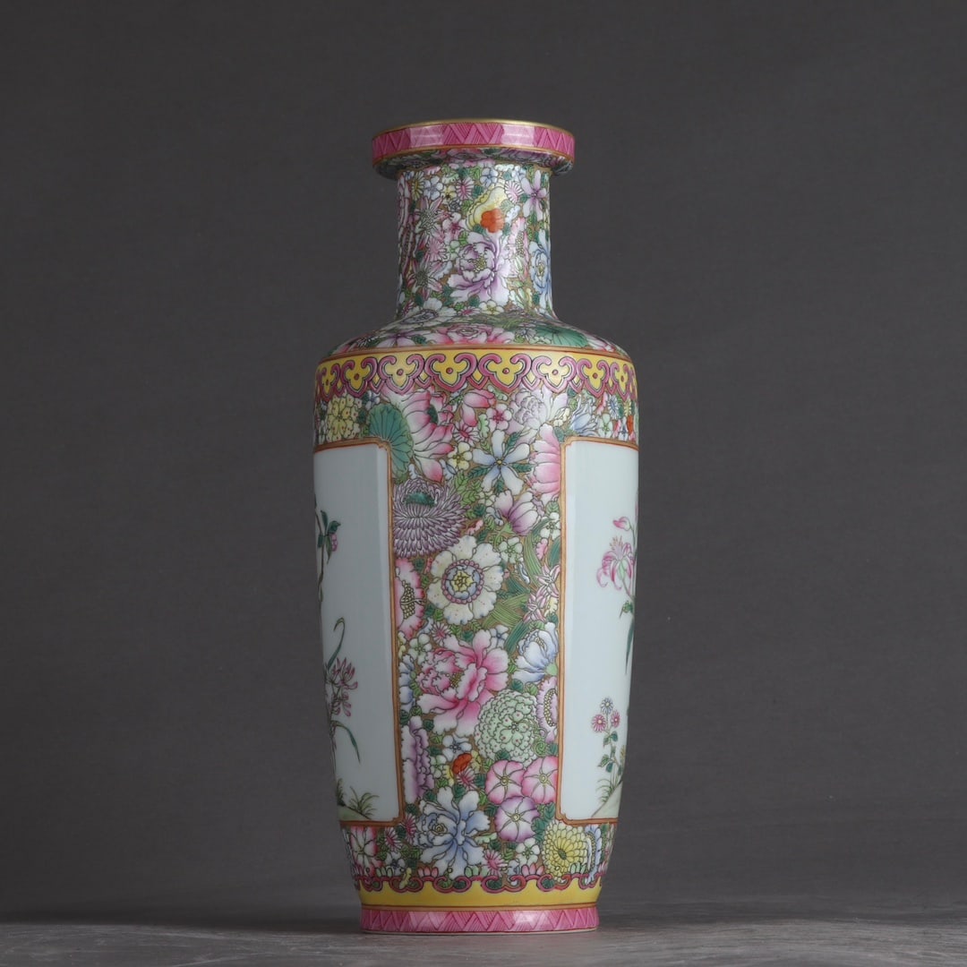 An Exquisite Enamel Flower Pattern Vase - 2