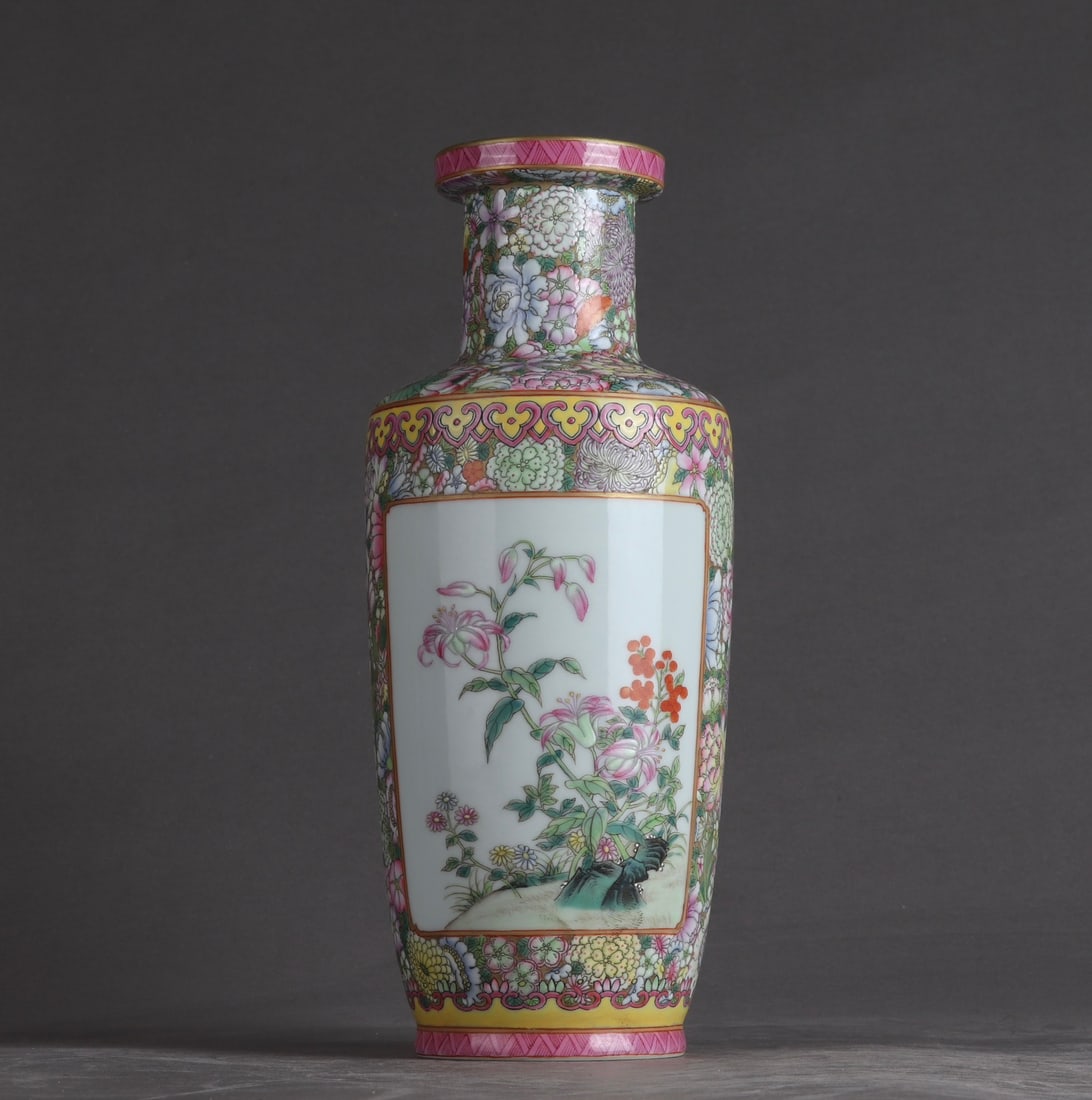 An Exquisite Enamel Flower Pattern Vase - 3