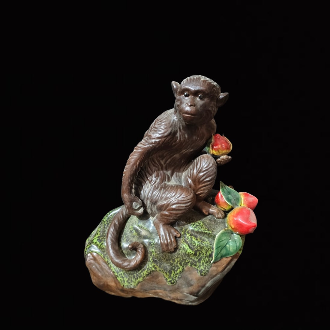 An Exquisite Shiwan yao Monkey Ornament: An Exquisite Shiwan yao Monkey Ornament,Qing Dynasty, China,Size:10.6inx5.1inx11.8in 石湾窑猴子摆件,中国清代