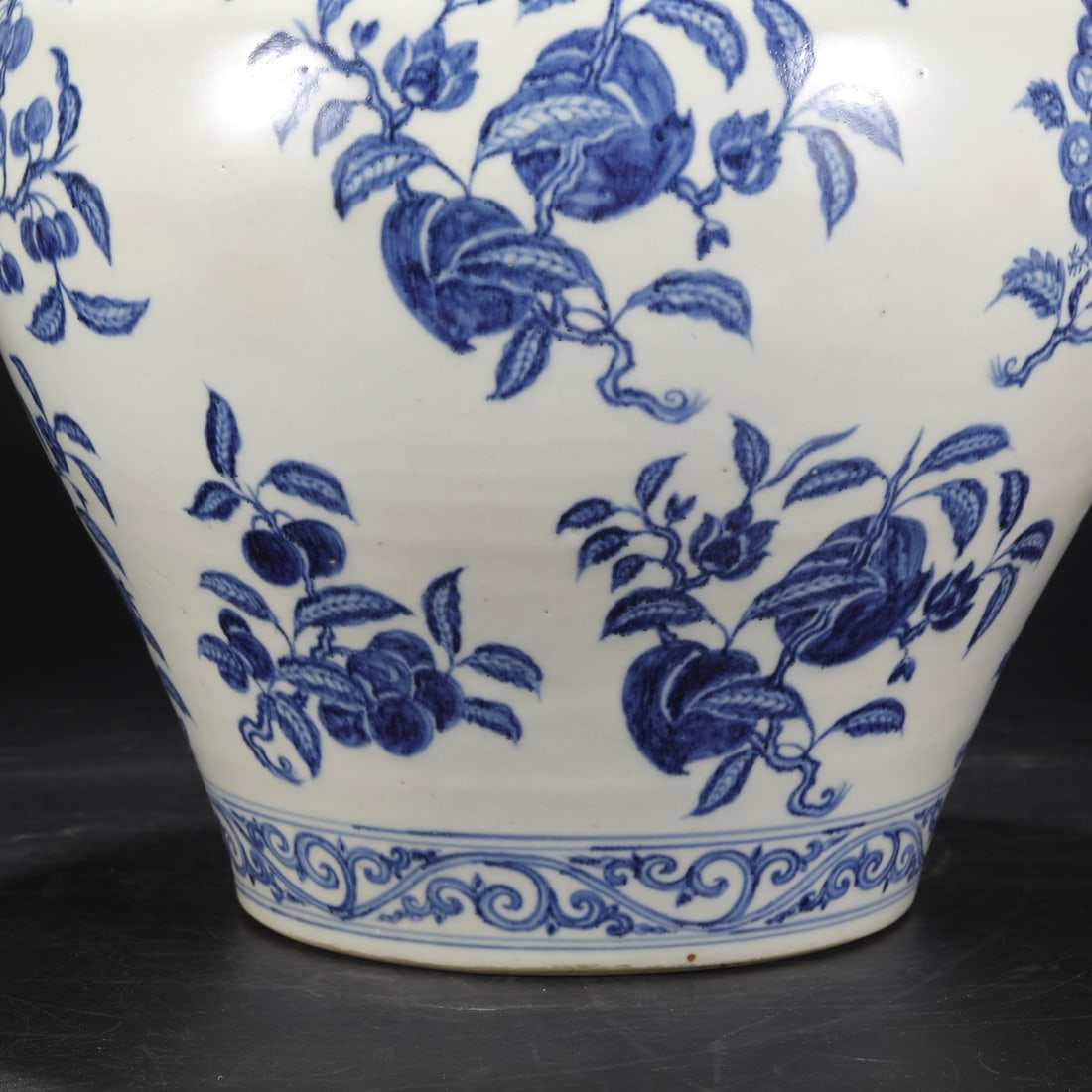 An Exquisite Blue and White Flower and Fruit Pattern Jar - 9