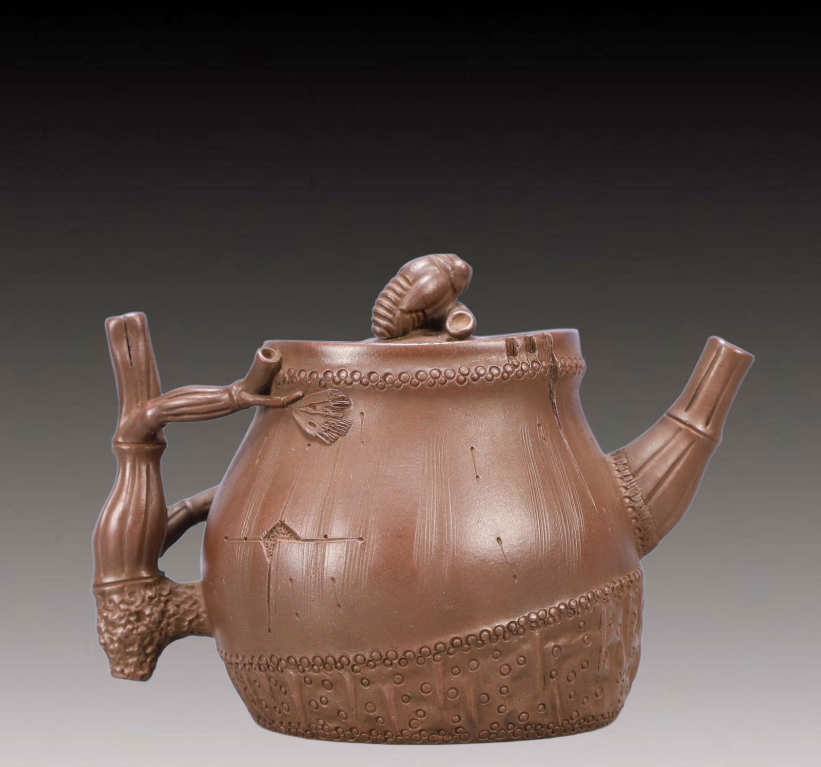 A Rare Purple Sands Teapot: A Rare Purple Sands Teapot,Qing Dynasty, China,Chen Mingyuan Mark,Size:6.3inx3.9inx4.5in Weight:400g 紫砂壶,中国清代,陈鸣远款