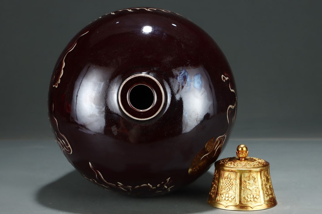 A Huge Ji Red Glazed Dragon Pattern Bottle - 7