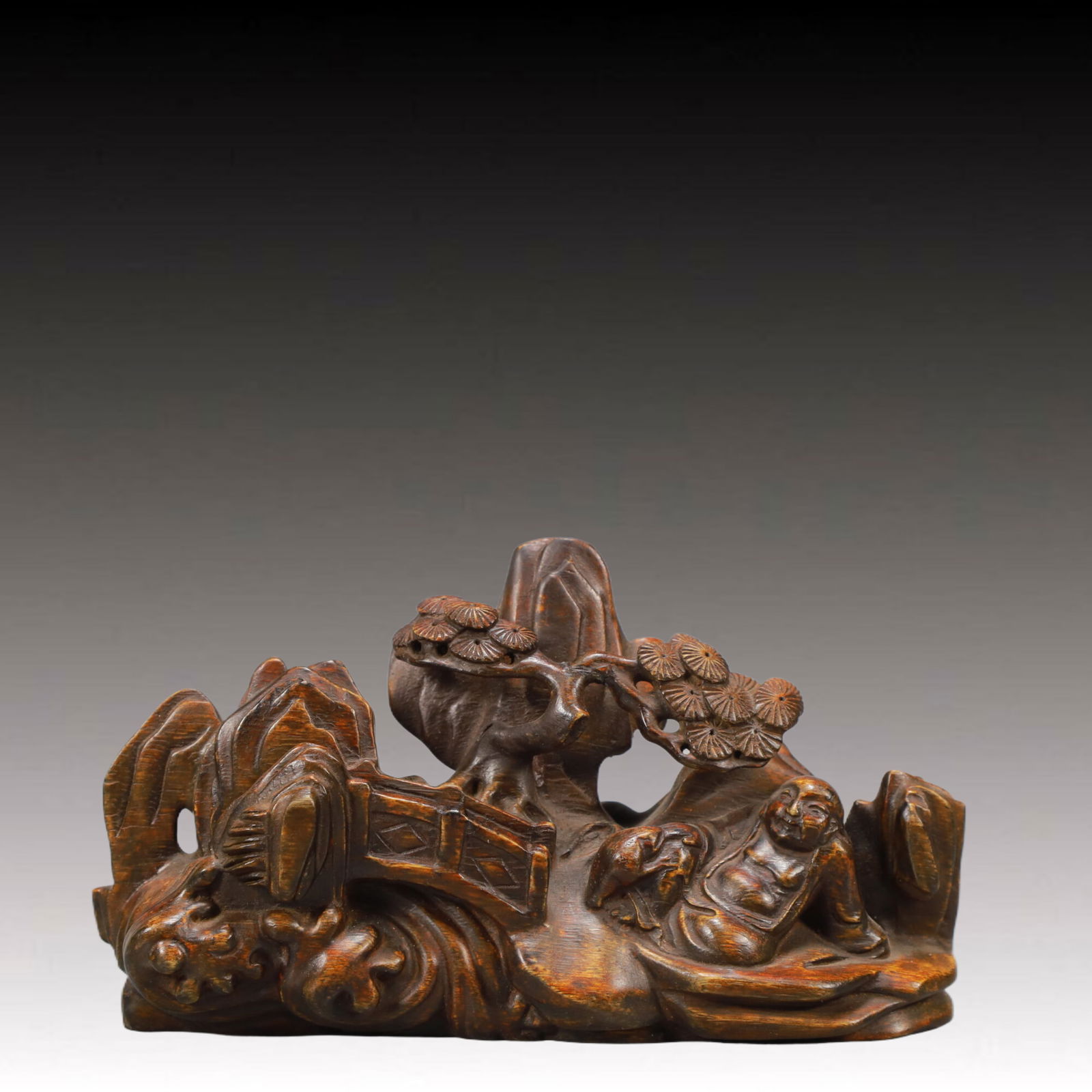 An Exquisite Eaglewood Figure Ornament: An Exquisite Eaglewood Figure Ornament,Qing Dynasty,China,Size:2.4inx2inx3.8in,Weight:100g 沉香木人物摆件,中国清代