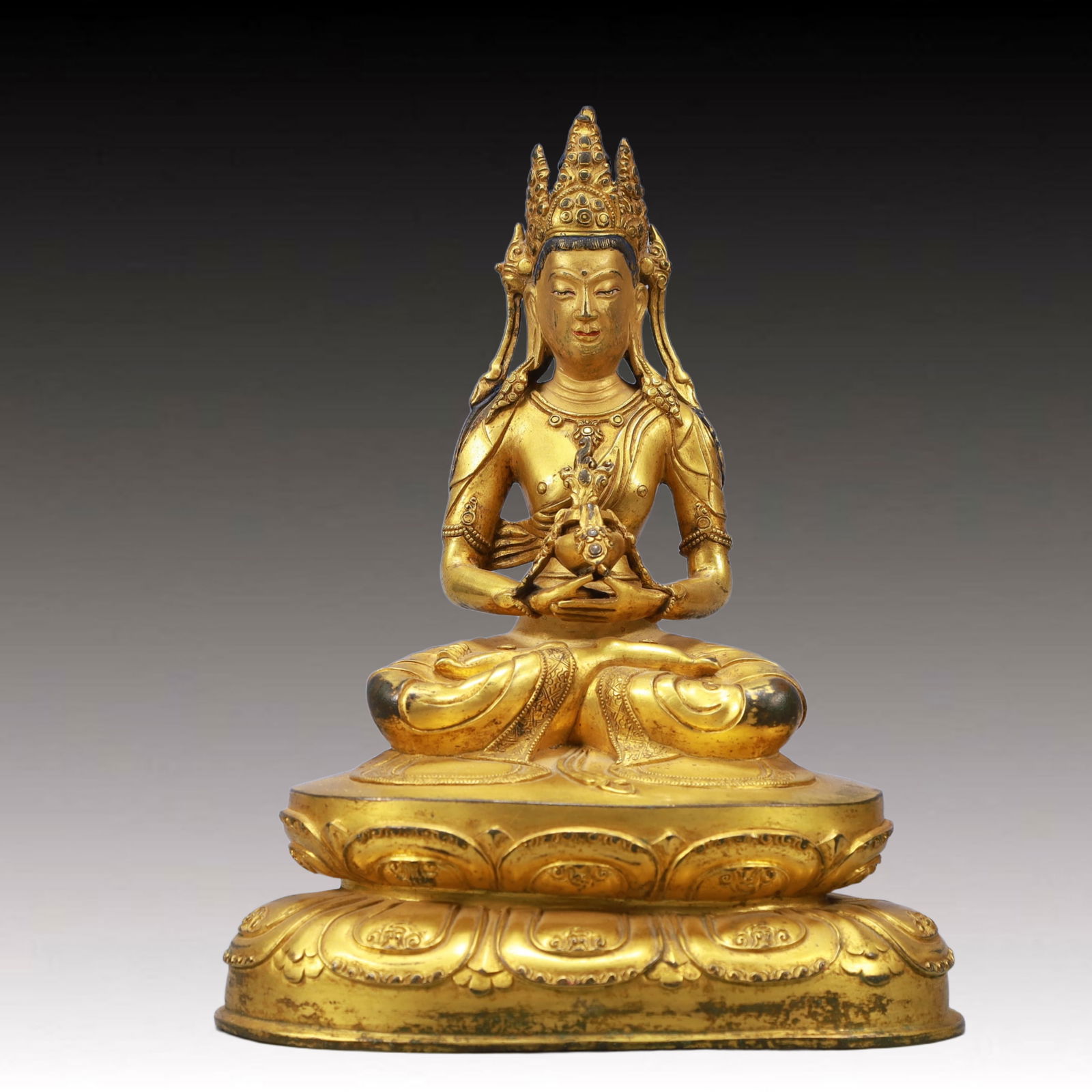 A Solemn Gilt Bronze Statue of Bodhisattva: A Solemn Gilt Bronze Statue of Bodhisattva,Ming Dynasty, China,Size:8.3inx5.1inx10.4in Weight:3350g 铜鎏金菩萨像,中国明代