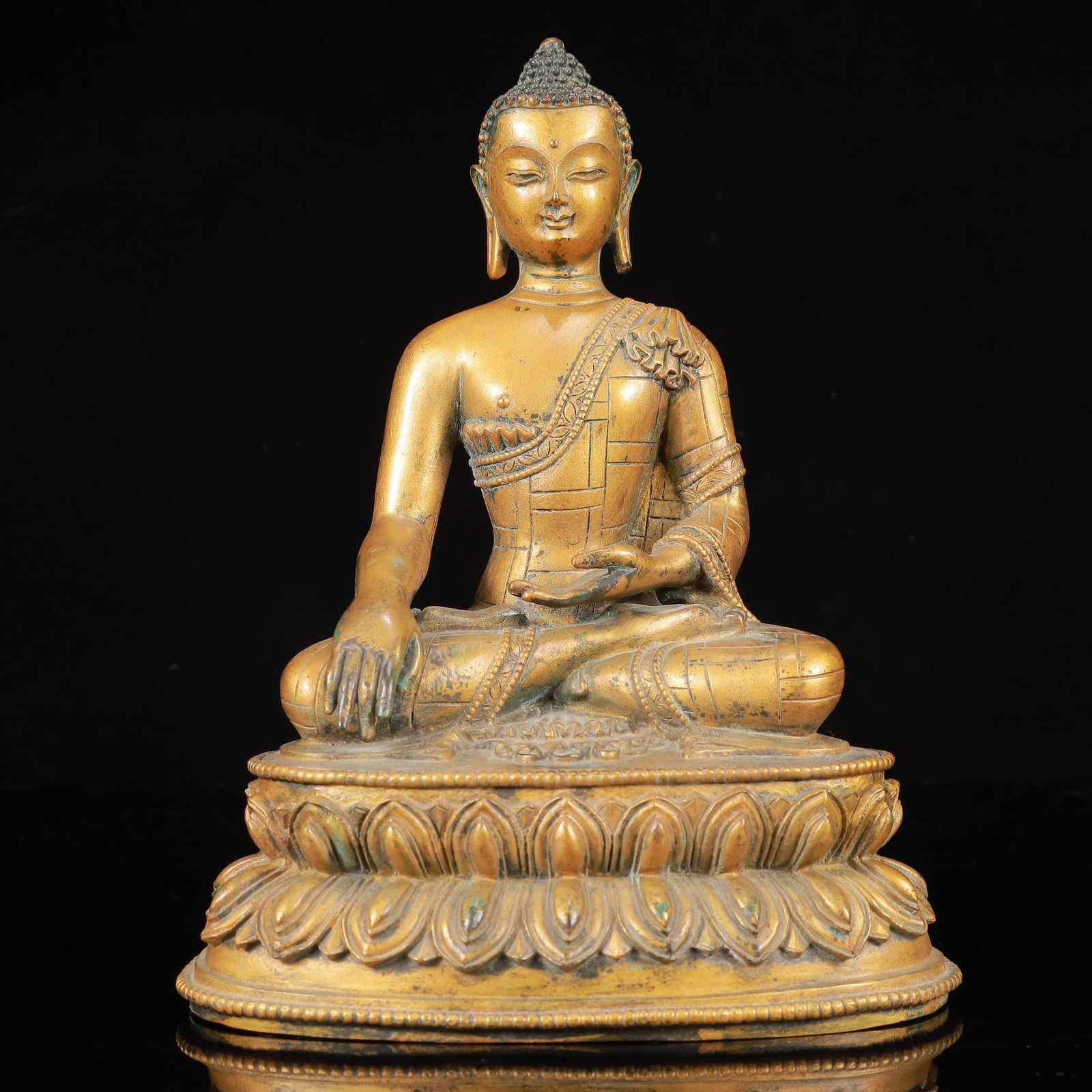 A Solemn Gilt Bronze Statue of Sakyamuni (1 of 11)