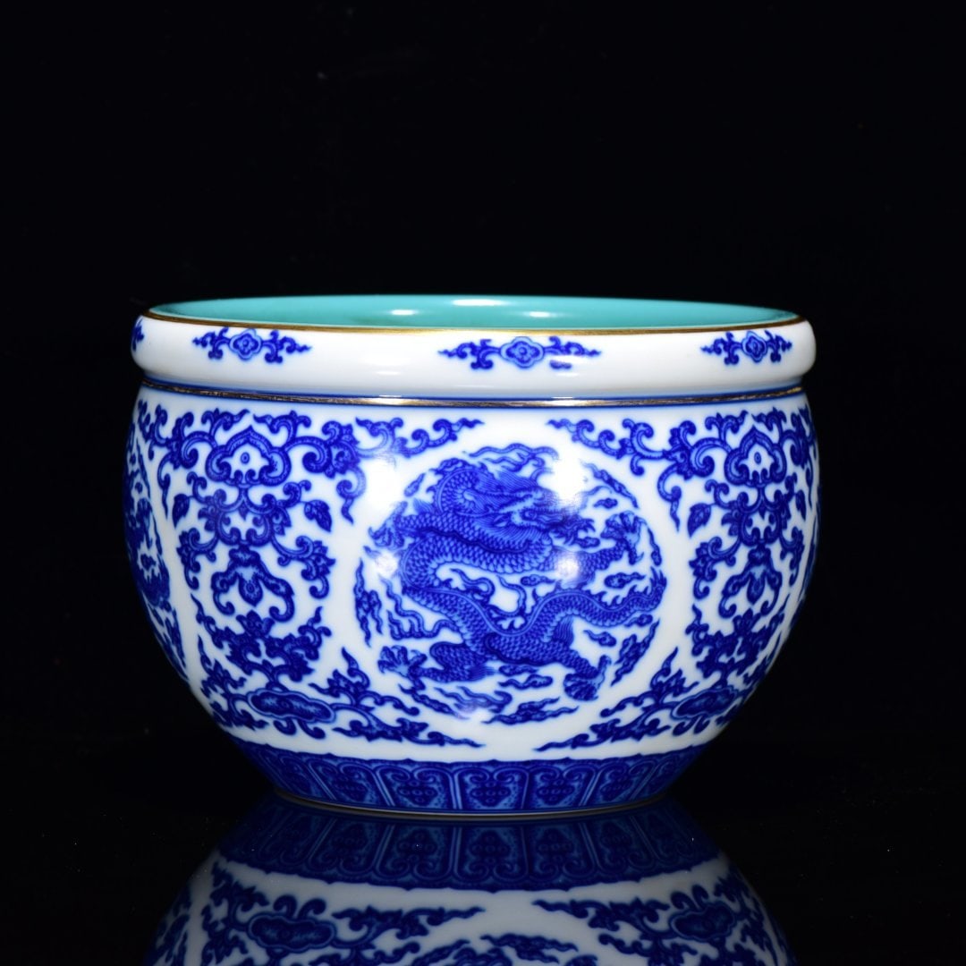 An Exquisite Blue and White Lotus and Dragon Pattern Vat (1 of 9)