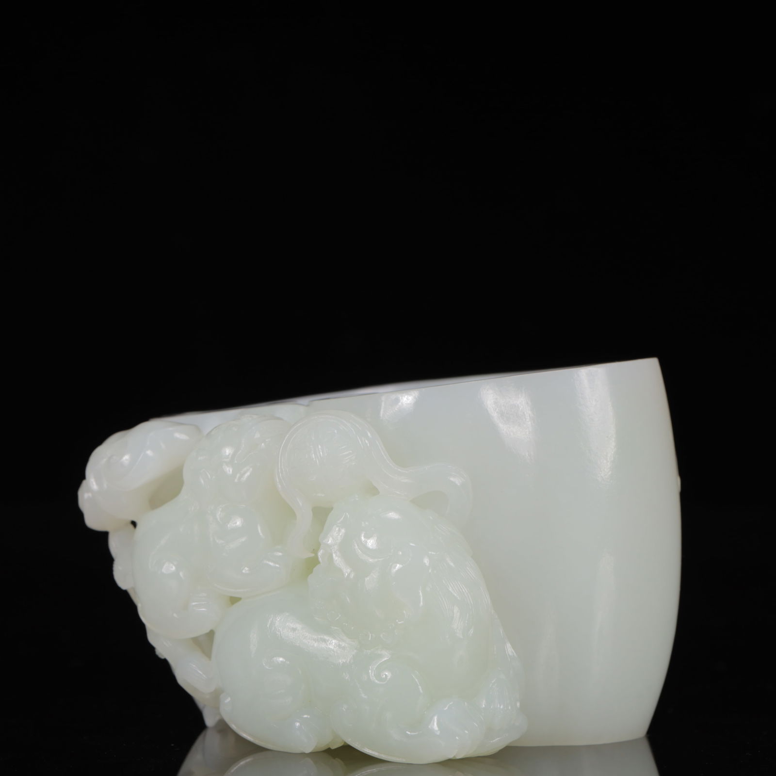 An Exquisite White Jade Lion Pattern Washer - 7