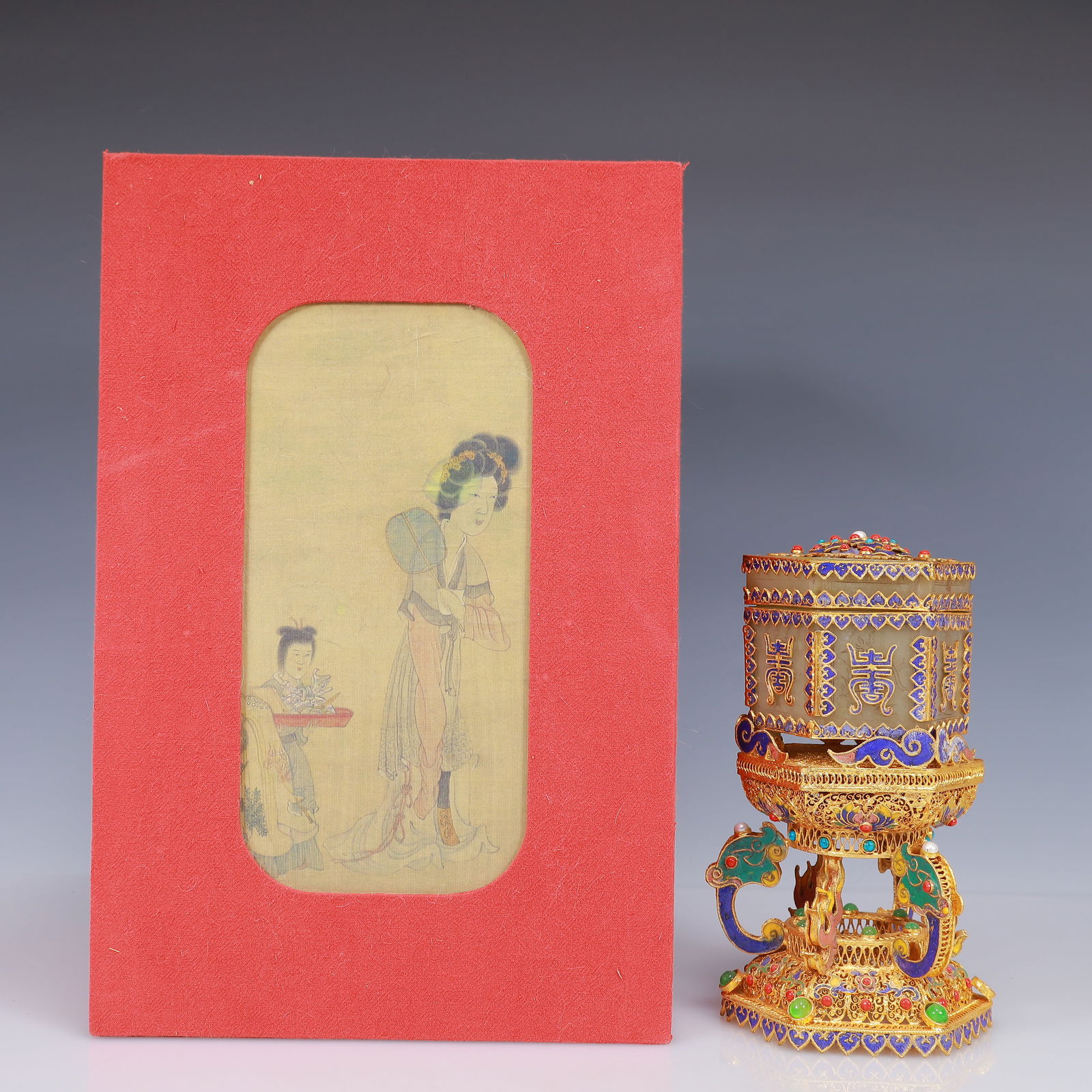 An Exquisite Filigree and Gilding Inlaid White Jade Shou-Character Pattern Box,Inlaid Gems: An Exquisite Filigree and Gilding Inlaid White Jade Shou-Character Pattern Box,Inlaid Gems,Qing Dynasty, China,Qianlong Four-Character Mark,Size:4.7inx7.9in,(Box)13.8inx9.4inx8.3in,Weight:800g 