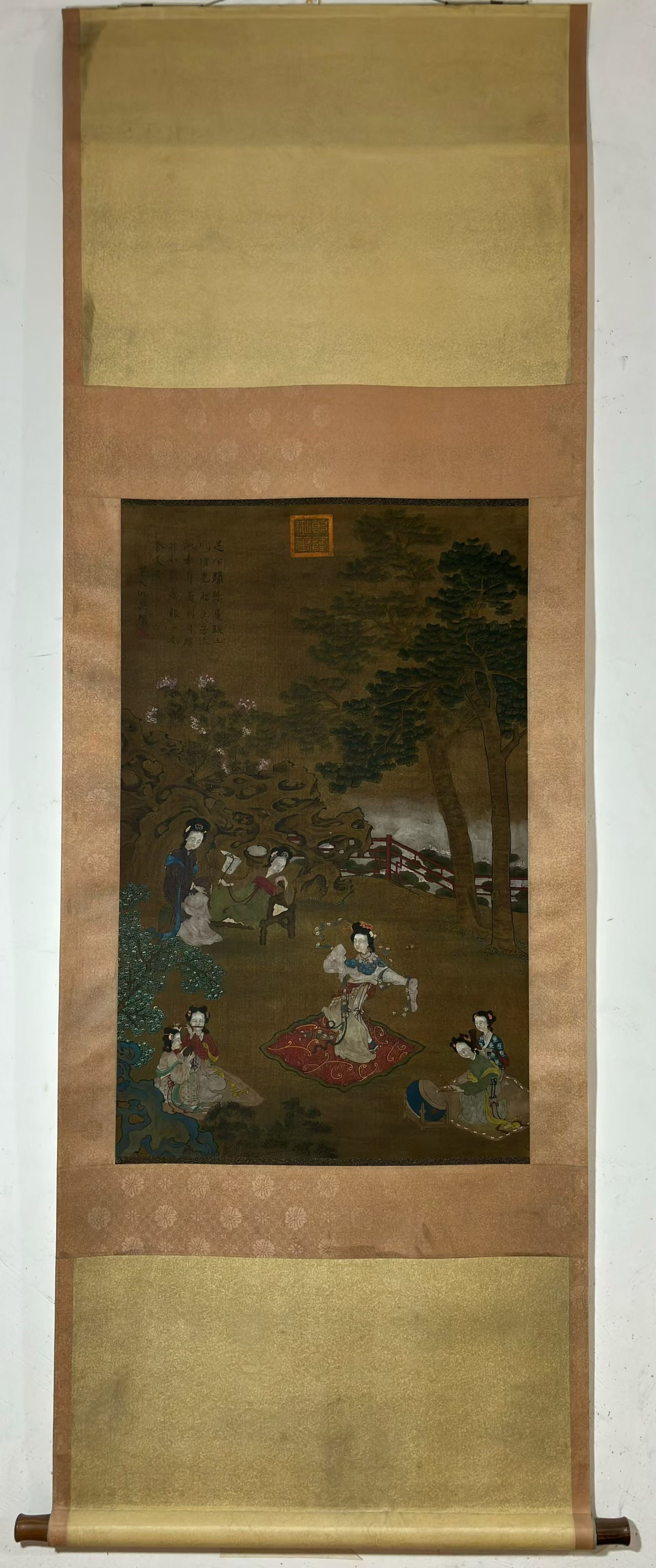 A Chinese Vertical Scroll Ink Painting of Character and Story on Silk: A Chinese Vertical Scroll Ink Painting of Character and Story on Silk,Chou Ying,Size:33.9inx21.7in 