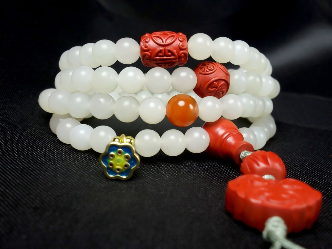 An Exquisite White Jade Bracelets - 2
