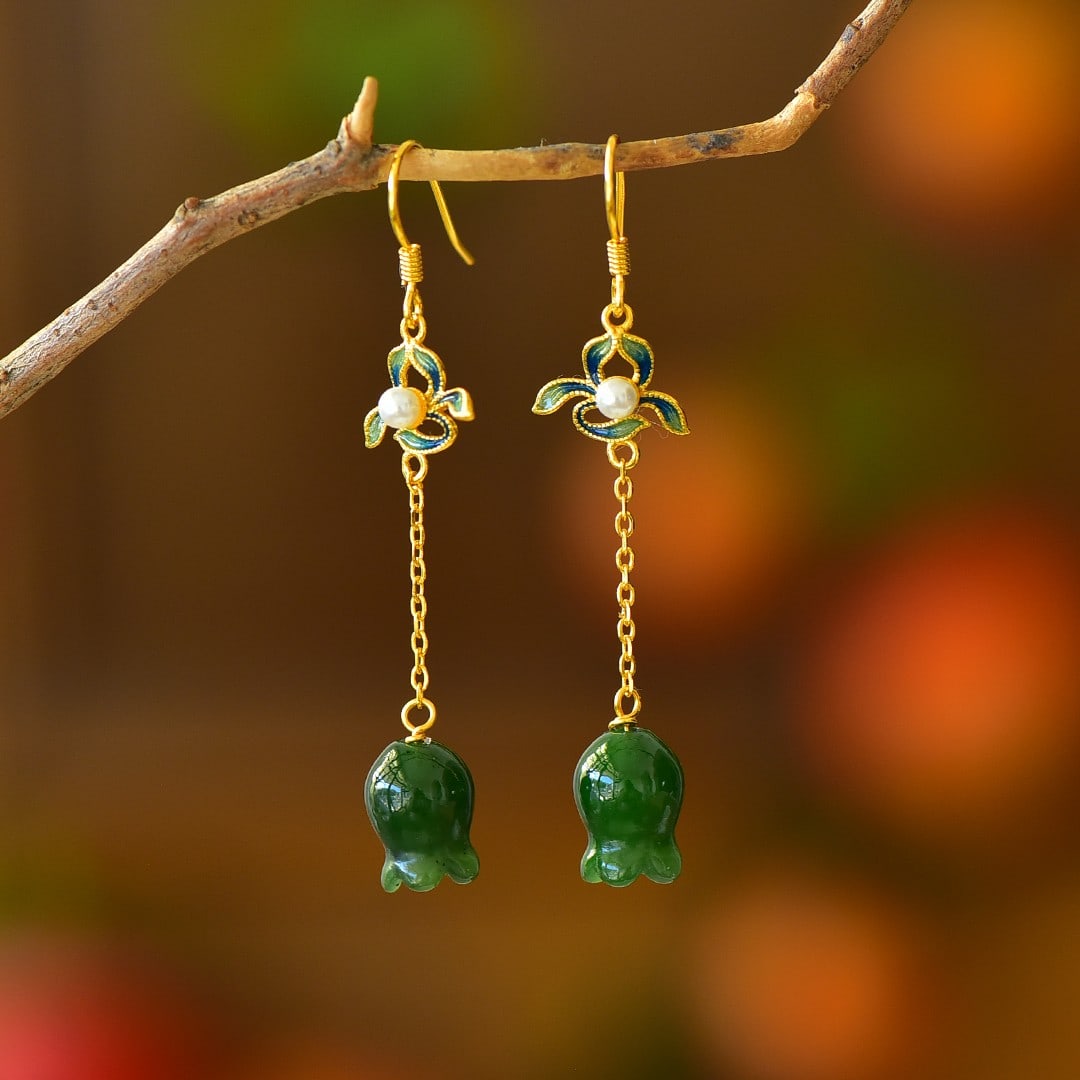 A Pair of Exquisite Sterling Silver-Gold Plated Inlaid Jasper Earrings: A Pair of Exquisite Sterling Silver-Gold Plated Inlaid Jasper Earrings 一对纯银镀金镶碧玉耳环