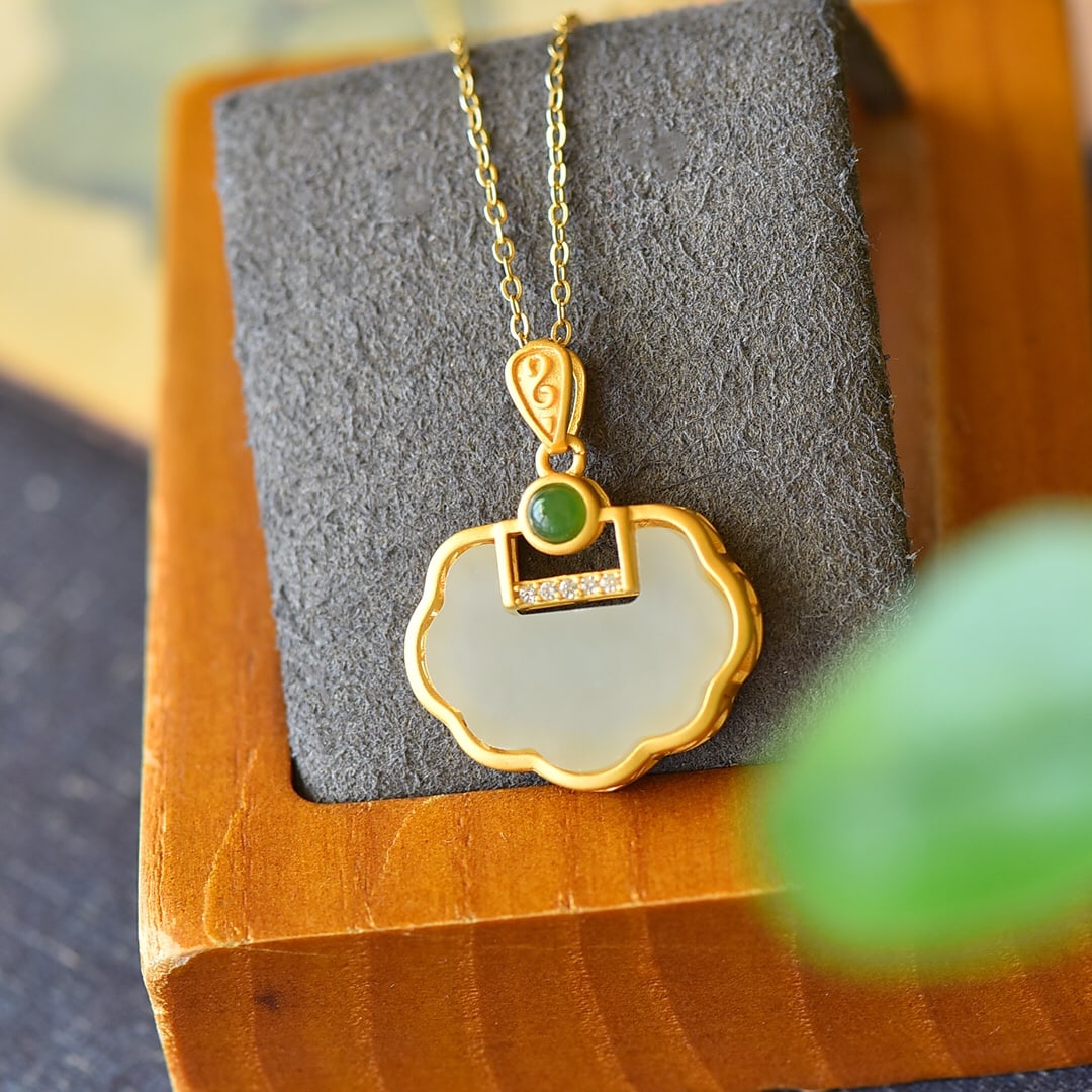 A Pair of Exquisite Sterling Silver-Gold Plated Inlaid White Jade Necklace,Inlaid Diamond: A Pair of Exquisite Sterling Silver-Gold Plated Inlaid White Jade Necklace,Inlaid Diamond,Size:0.7inx1in 