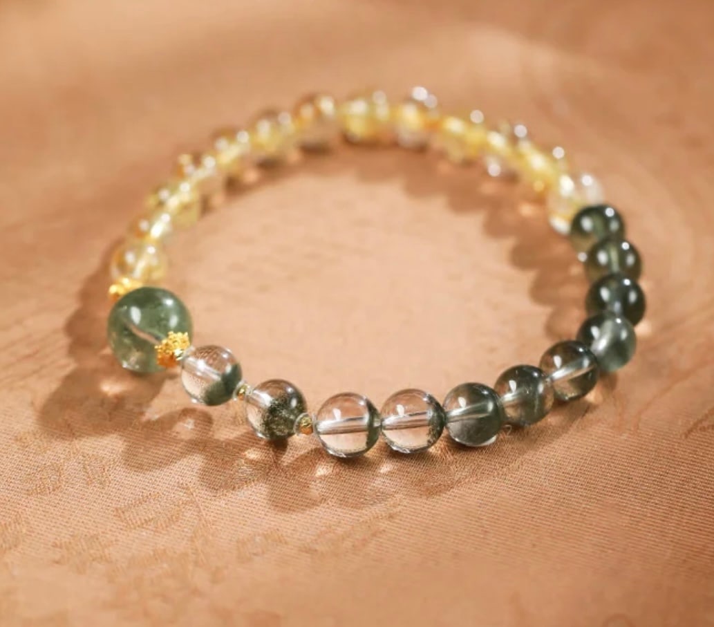 An Exquisite Crystal Bracelets (1 of 3)