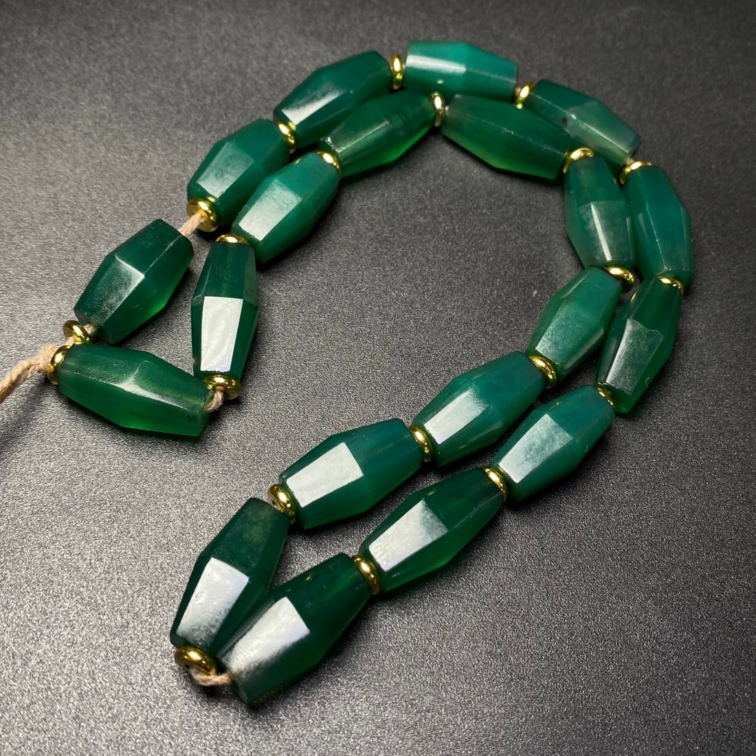 A Precious Agate Necklace: A Precious Agate Necklace,Size:0.8inx0.4in*20 玛瑙项链