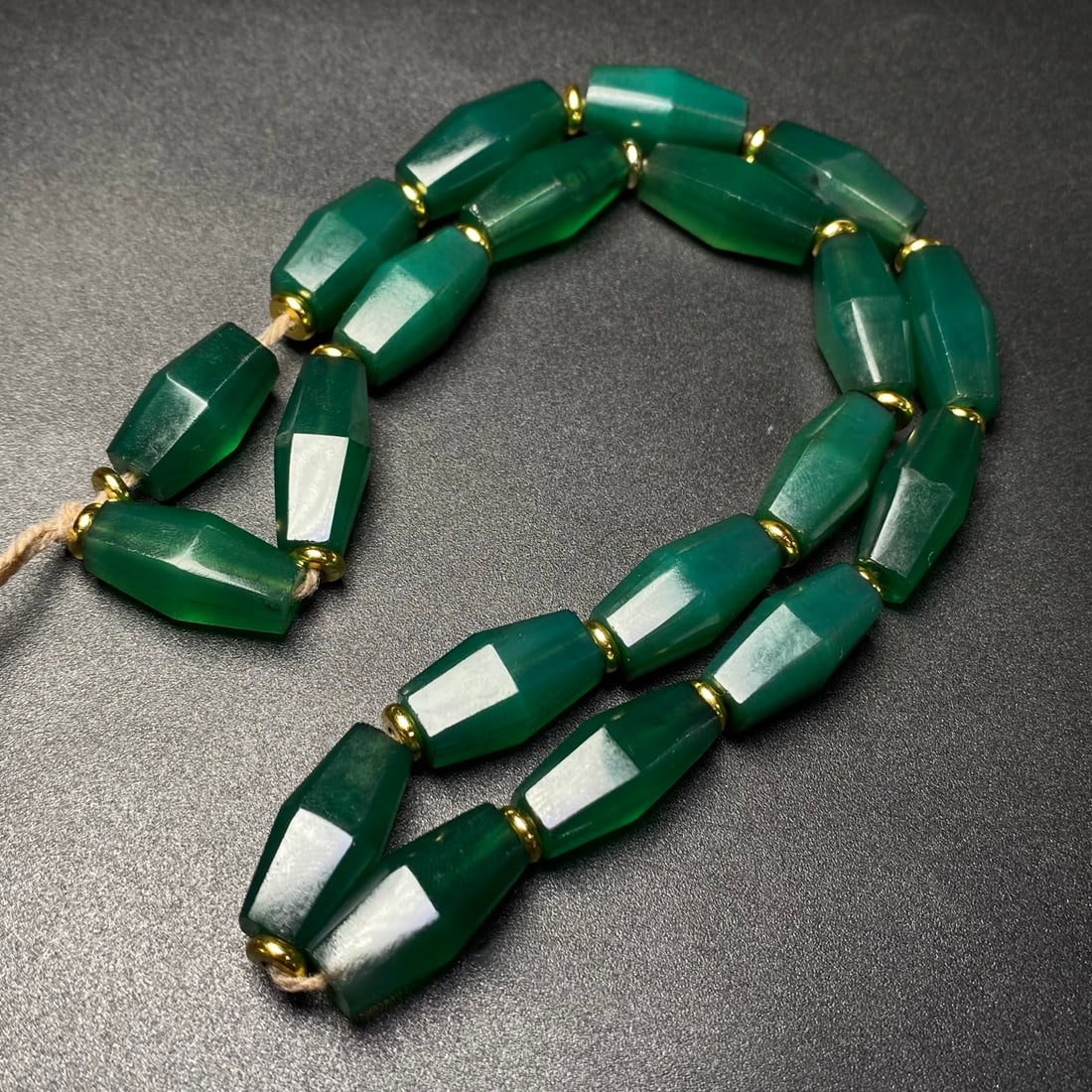 A Precious Agate Necklace - 2