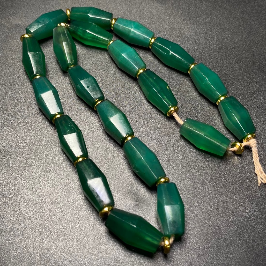 A Precious Agate Necklace - 5