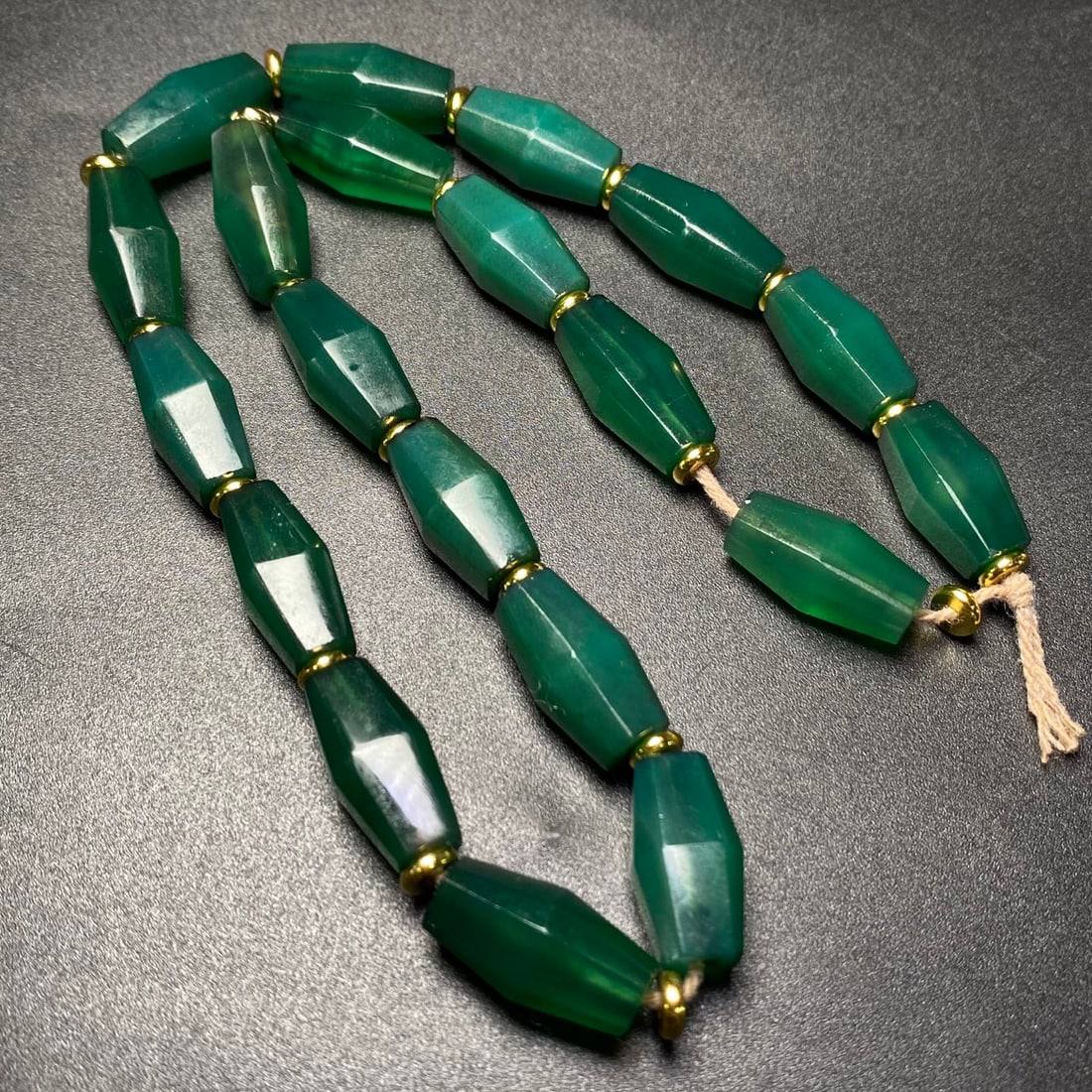 A Precious Agate Necklace - 6