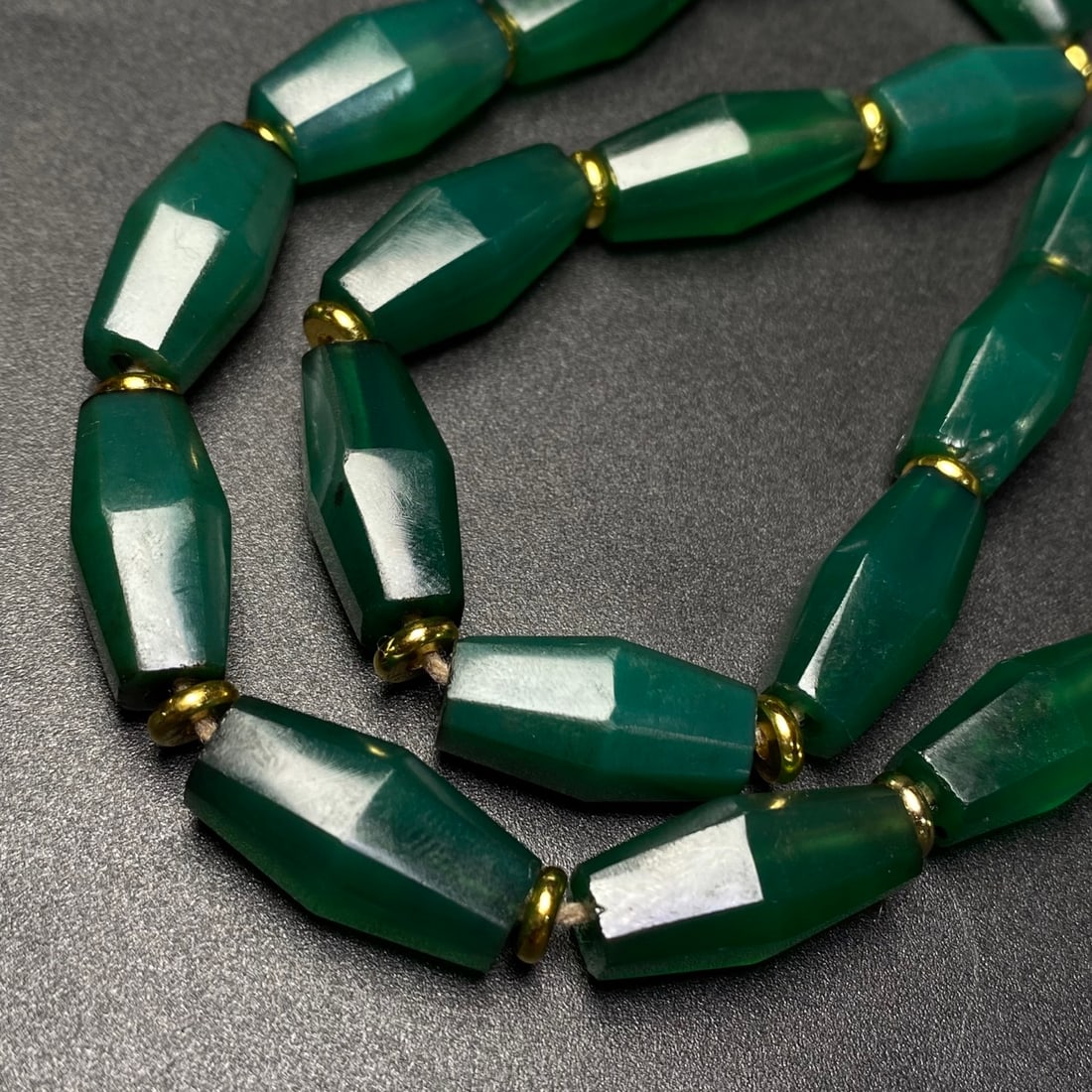 A Precious Agate Necklace - 8