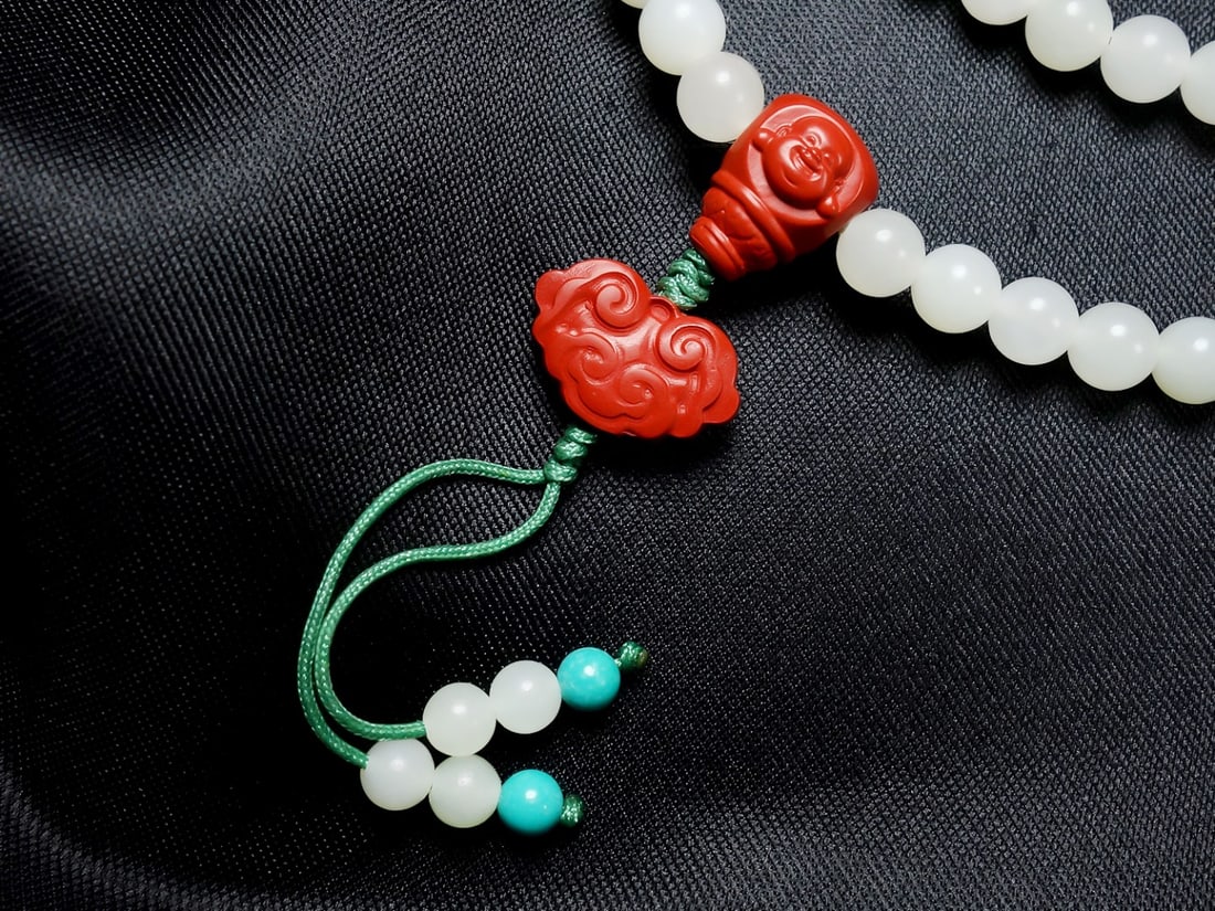 An Exquisite White Jade Bracelets - 2
