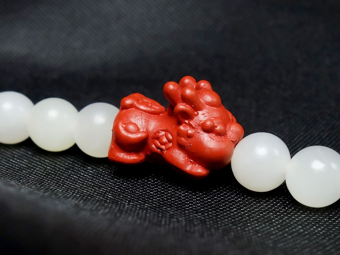 An Exquisite White Jade Bracelets - 3