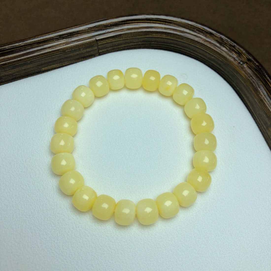 An Exquisite Amber Bracelets - 3