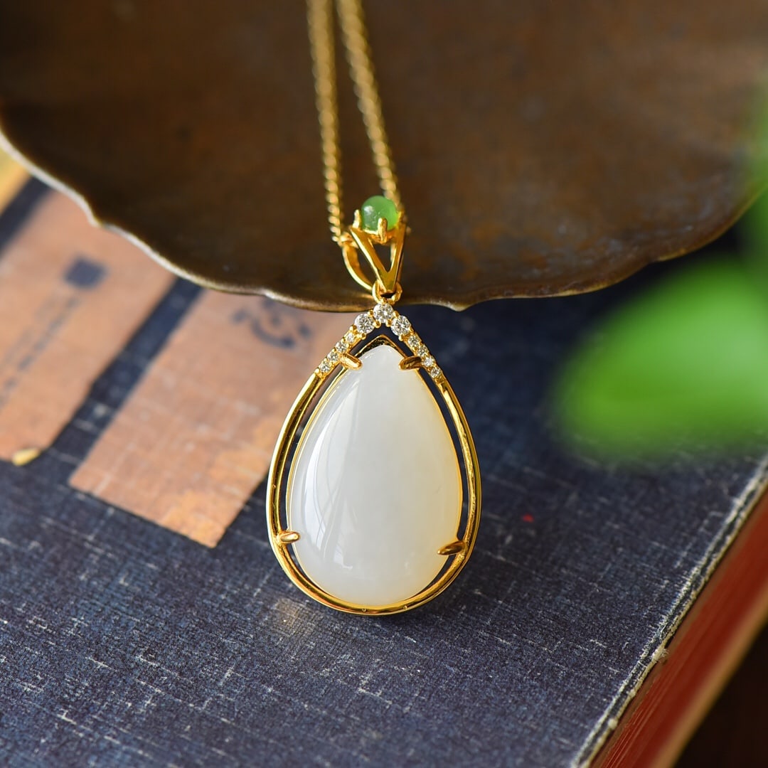 A Pair of Exquisite Sterling Silver-Gold Plated Inlaid White Jade Necklace,Inlaid Diamond: A Pair of Exquisite Sterling Silver-Gold Plated Inlaid White Jade Necklace,Inlaid Diamond,Size:0.7inx1.4in 