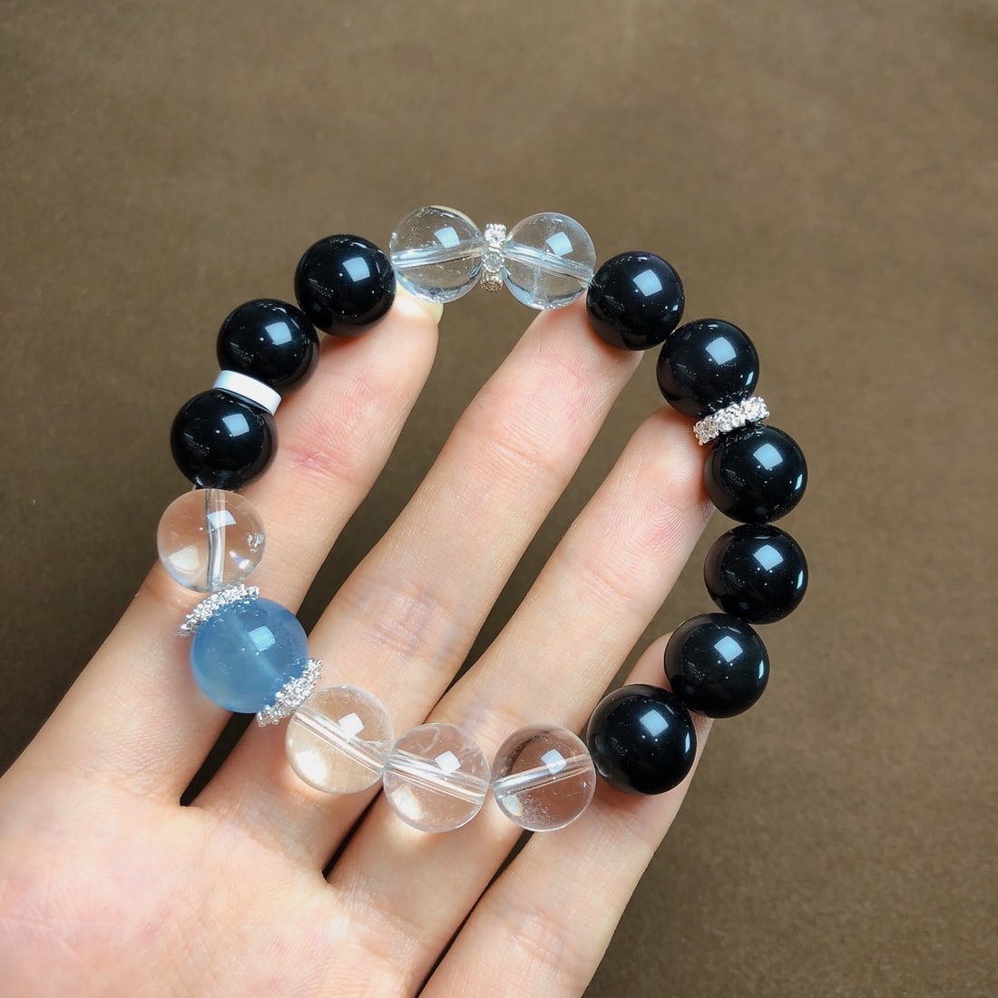 An Exquisite Crystal Aquamarine Obsidian Bracelets: An Exquisite Crystal Aquamarine Obsidian Bracelets,Size:0.4in,0.5in,Weight:35.2g 水晶海蓝宝黑曜石手串
