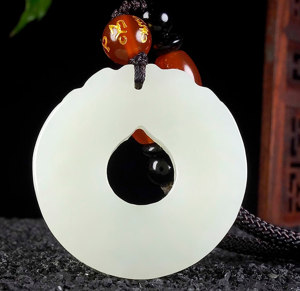 An Exquisite White Jade Dragon Pattern Pendant - 4