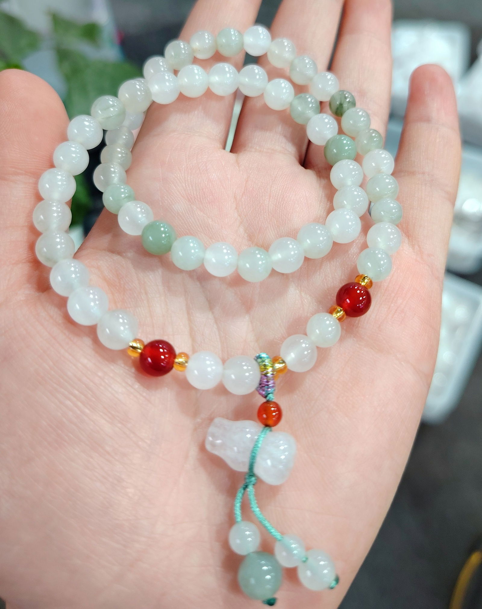 An Exquisite Jadeite Jade Bracelets: An Exquisite Jadeite Bracelets,Size:0.2inx0.2in 翡翠手串