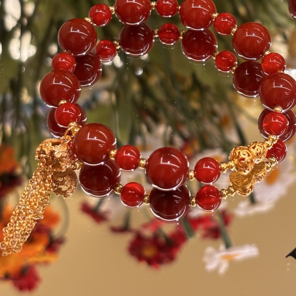 An Exquisite Agate Bracelet: An Exquisite Agate Bracelet,Size:0.4in 玛瑙手串