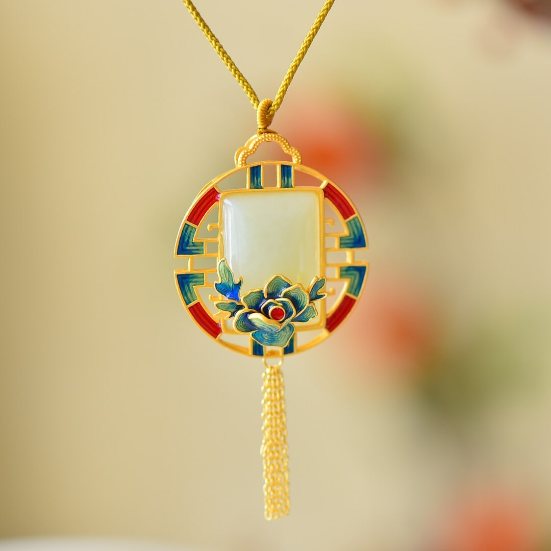 An Exquisite Sterling Silver-Gold Plated Inlaid White Jade Enamel Pendant: An Exquisite Sterling Silver-Gold Plated Inlaid White Jade Enamel Pendant,Size:0.7inx1in 纯银镀金镶白玉珐琅吊坠