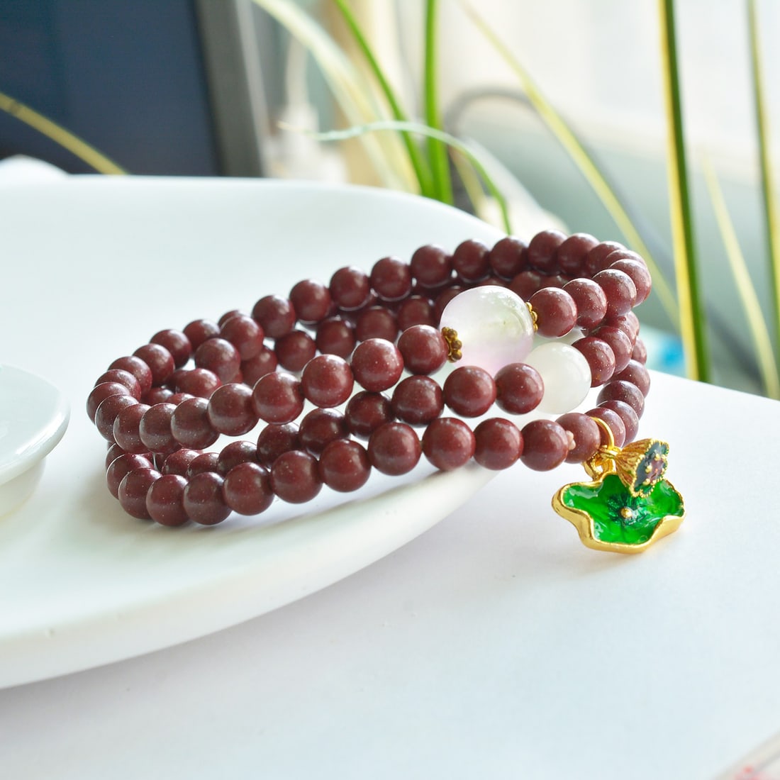 An Exquisite Cinnabar with Crystal Bracelets: An Exquisite Cinnabar with Crystal Bracelets,Size:0.2inx0.2in 朱砂配水晶手链