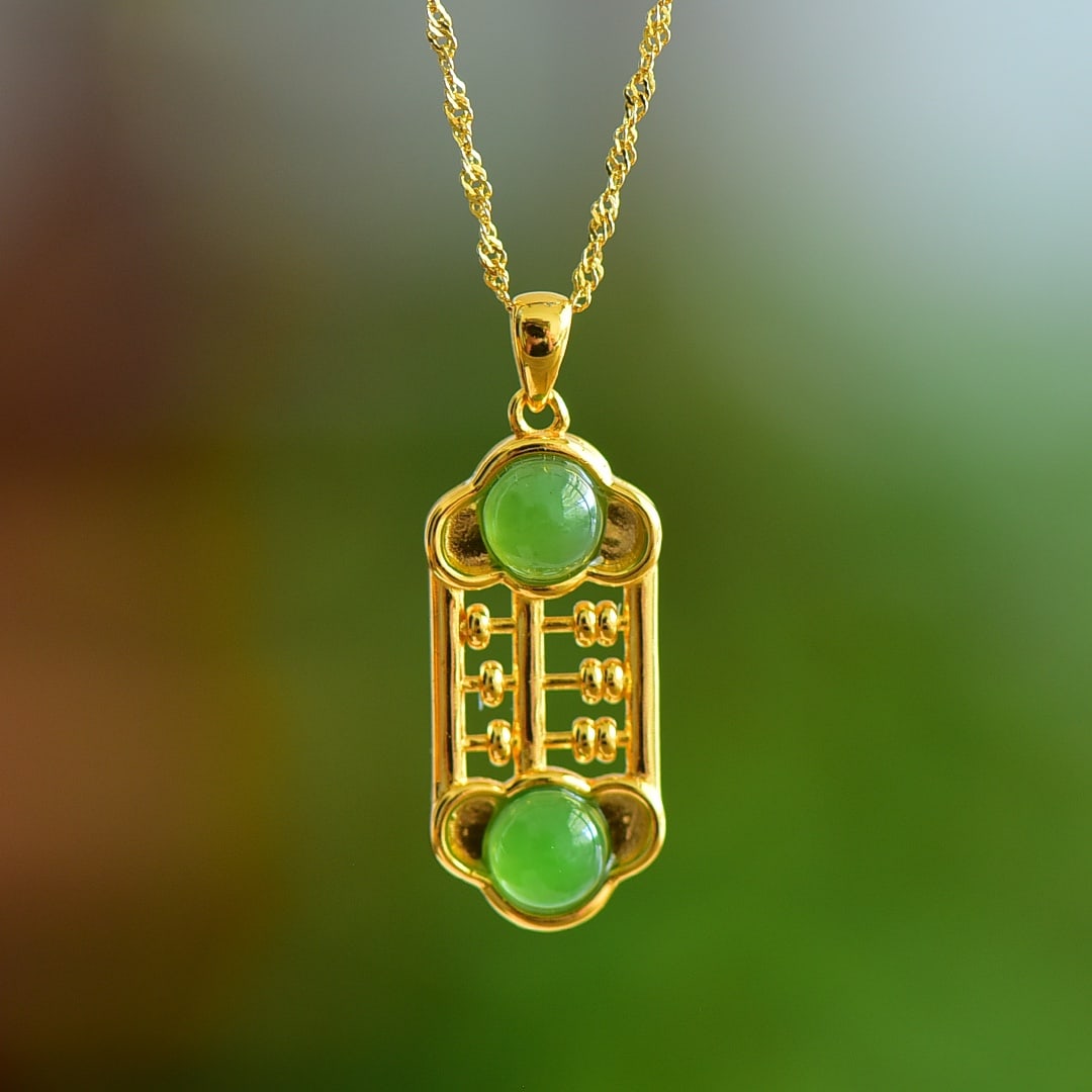 An Exquisite Sterling Silver-Gold Plated Inlaid Jasper Pendant: An Exquisite Sterling Silver-Gold Plated Inlaid Jasper Pendant 纯银镀金镶碧玉项链