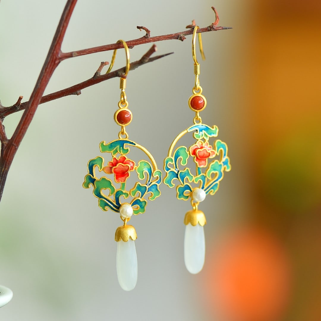 A Pair of Exquisite Sterling Silver-Gold Plated Inlaid White Jade Earrings: A Pair of Exquisite Sterling Silver-Gold Plated Inlaid White Jade Earrings,Size:0.2inx0.6in 一对纯银镀金镶白玉耳环