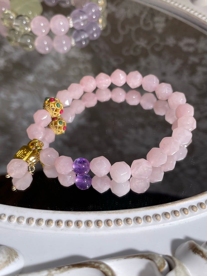 An Exquisite Crystal Bracelet - 2
