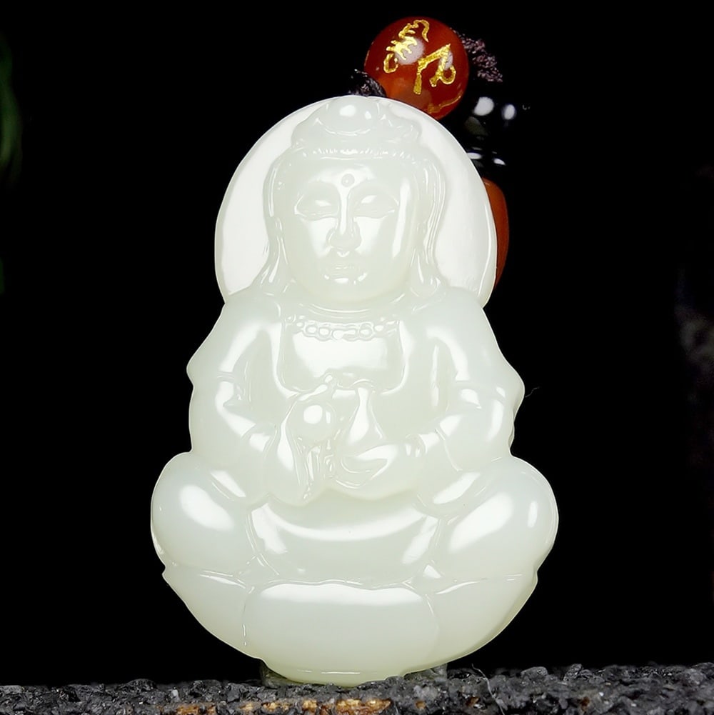 An Exquisite White Jade Statue of Avalokitesvara Pendant: An Exquisite White Jade Statue of Avalokitesvara Pendant,Size:1.7inx0.9inx0.3in 白玉观音像挂件