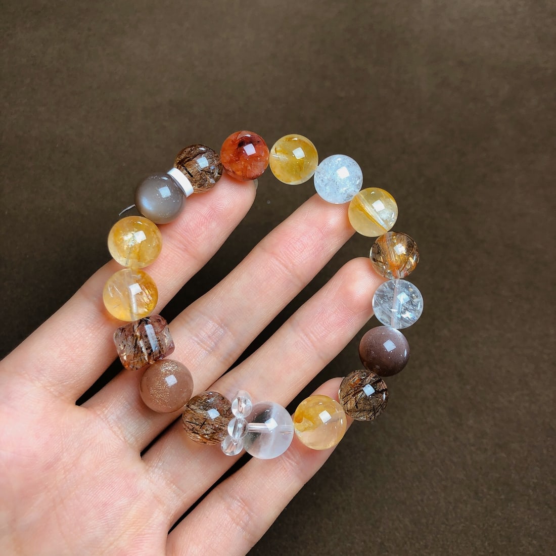 An Exquisite Crystal Bracelets: An Exquisite Crystal Bracelets,Size:0.5in,0.4inx0.4in,Weight:35.6g 水晶手串