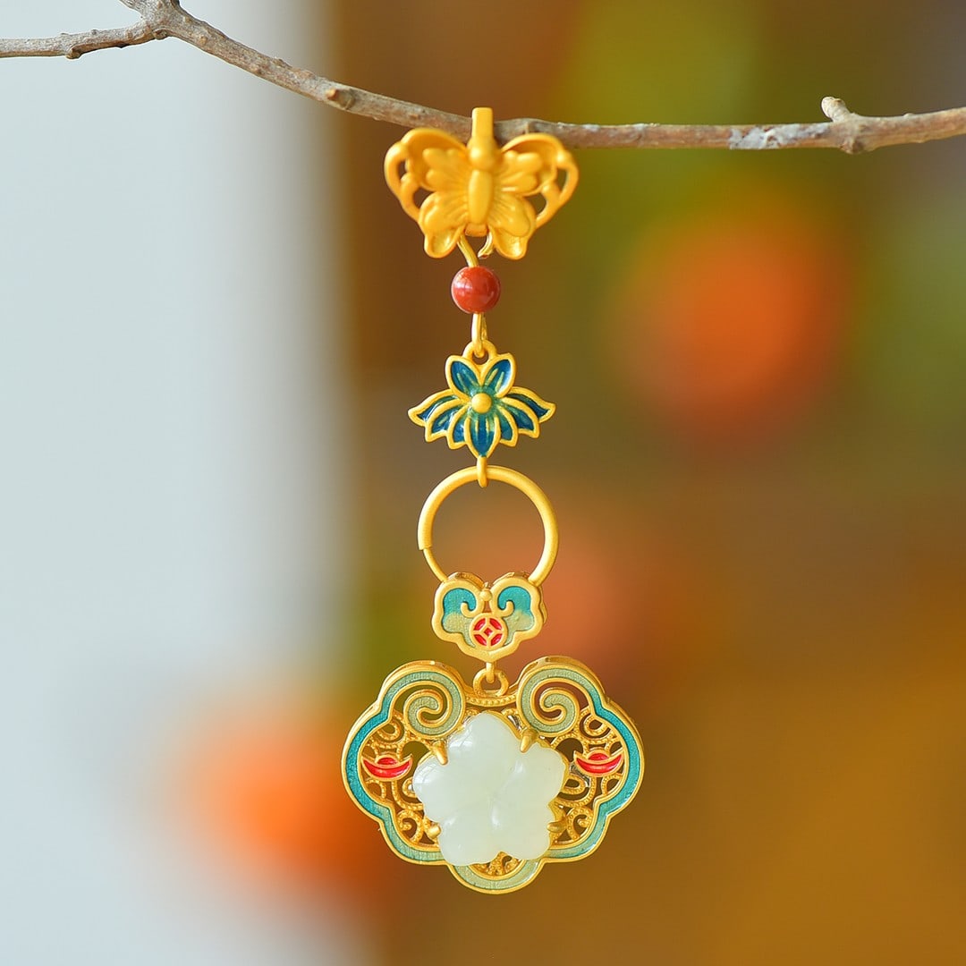 An Exquisite Sterling Silver-Gold Plated Inlaid White Jade Enamel Pendant: An Exquisite Sterling Silver-Gold Plated Inlaid White Jade Enamel Pendant 纯银镀金镶白玉珐琅吊坠