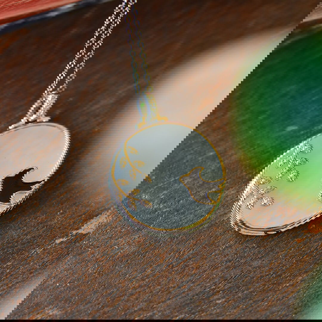 A Pair of Exquisite Sterling Silver Inlaid White Jade Necklace,Inlaid Diamond: A Pair of Exquisite Sterling Silver Inlaid White Jade Necklace,Inlaid Diamond,Size:0.8inx1.1in 纯银镶白玉项链,嵌钻石