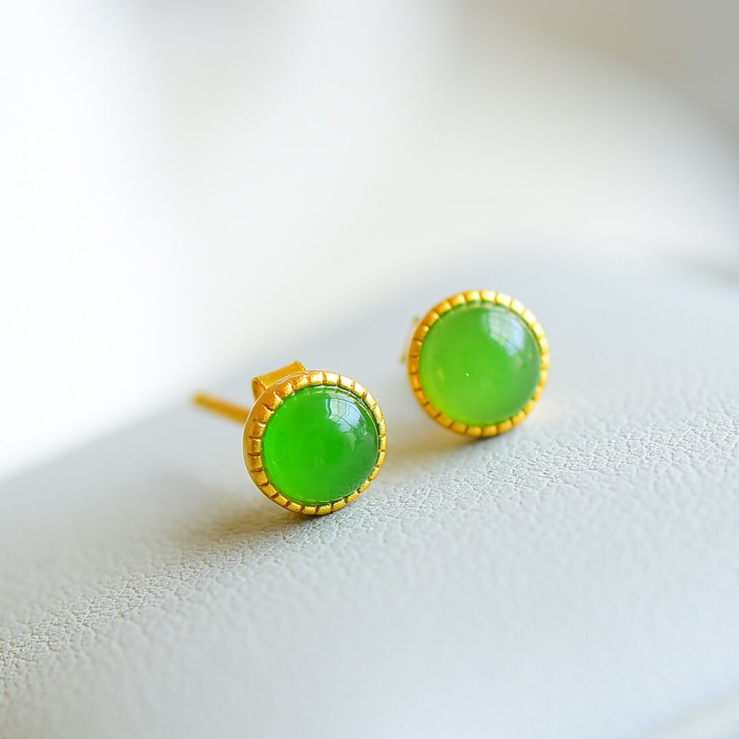 A Pair of Exquisite Sterling Silver-Gold Plated Inlaid Jasper Earrings: A Pair of Exquisite Sterling Silver-Gold Plated Inlaid Jasper Earrings,Size:0.2inx0.2in 一对纯银镀金镶碧玉耳环