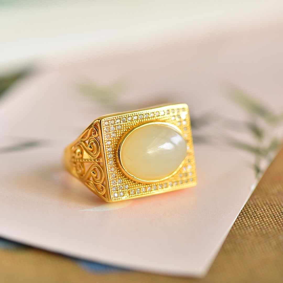 An Exquisite Sterling Silver-Gold Plated Inlaid White Jade Ring: An Exquisite Sterling Silver-Gold Plated Inlaid White Jade Ring, 纯银镀金镶白玉戒指