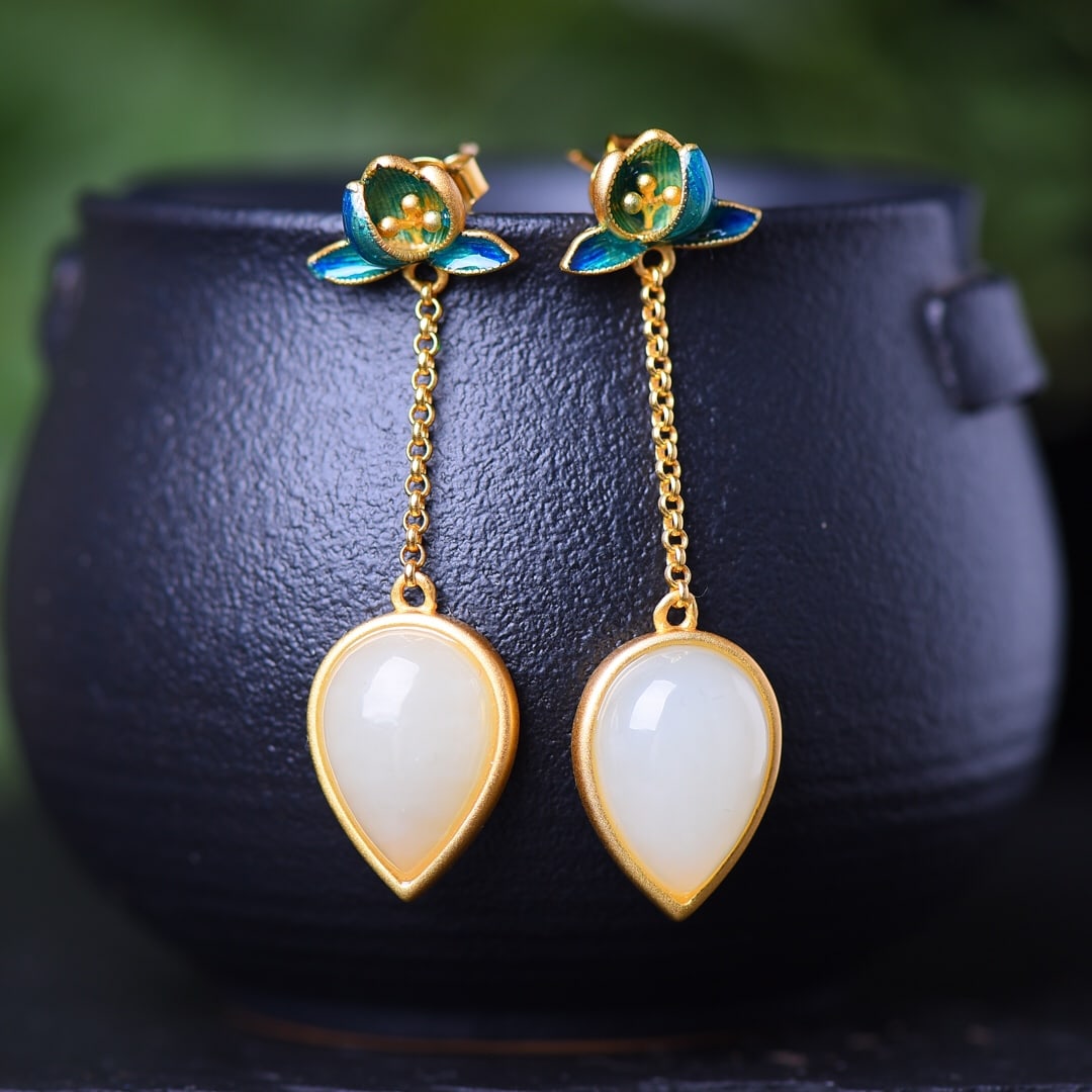 A Pair of Exquisite Sterling Silver-Gold Plated Inlaid White Jade Enamel Earrings: A Pair of Exquisite Sterling Silver-Gold Plated Inlaid White Jade Enamel Earrings,Size:0.4inx0.6in 