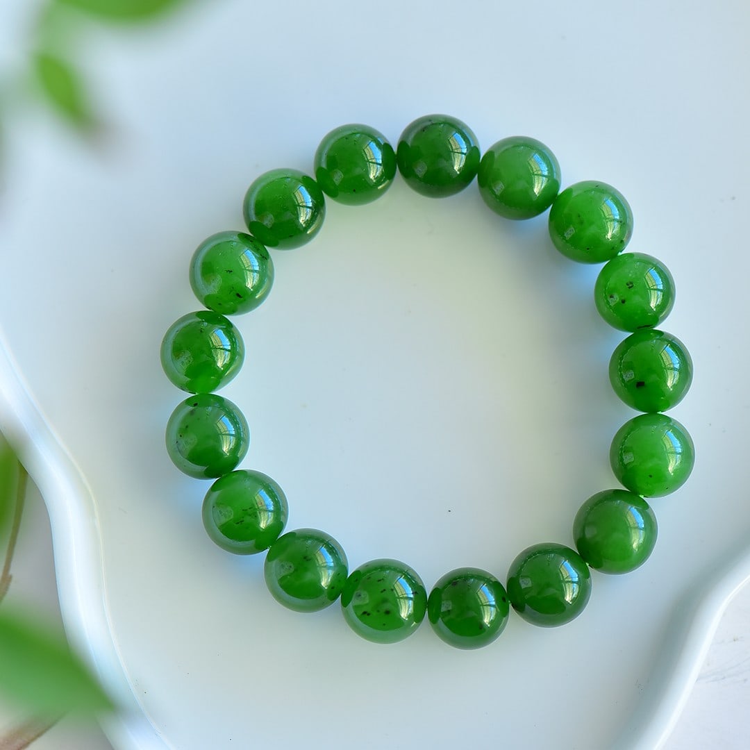 An Exquisite Jasper Bracelets: An Exquisite Jasper Bracelets,Size:0.5inx0.5in 碧玉手链