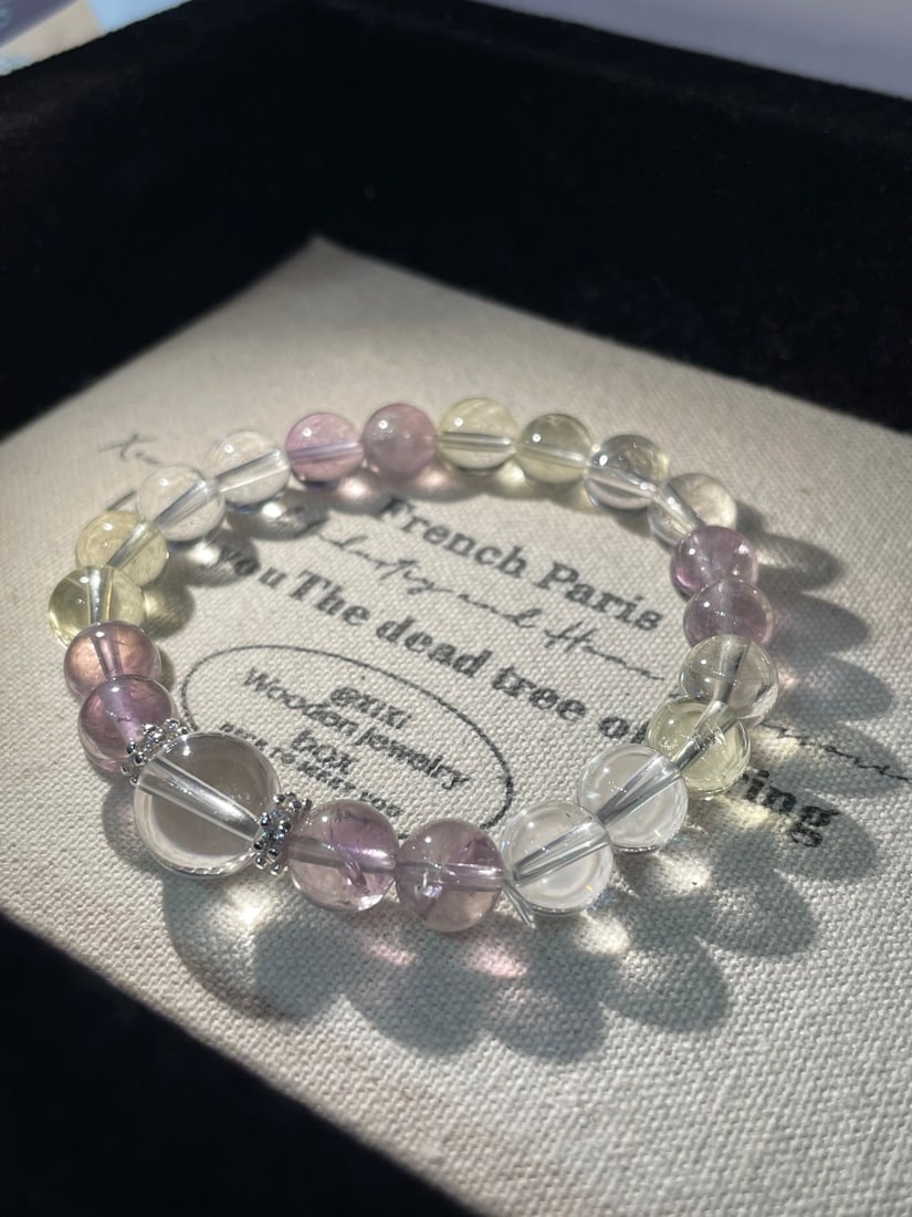 An Exquisite Crystal Bracelet - 2