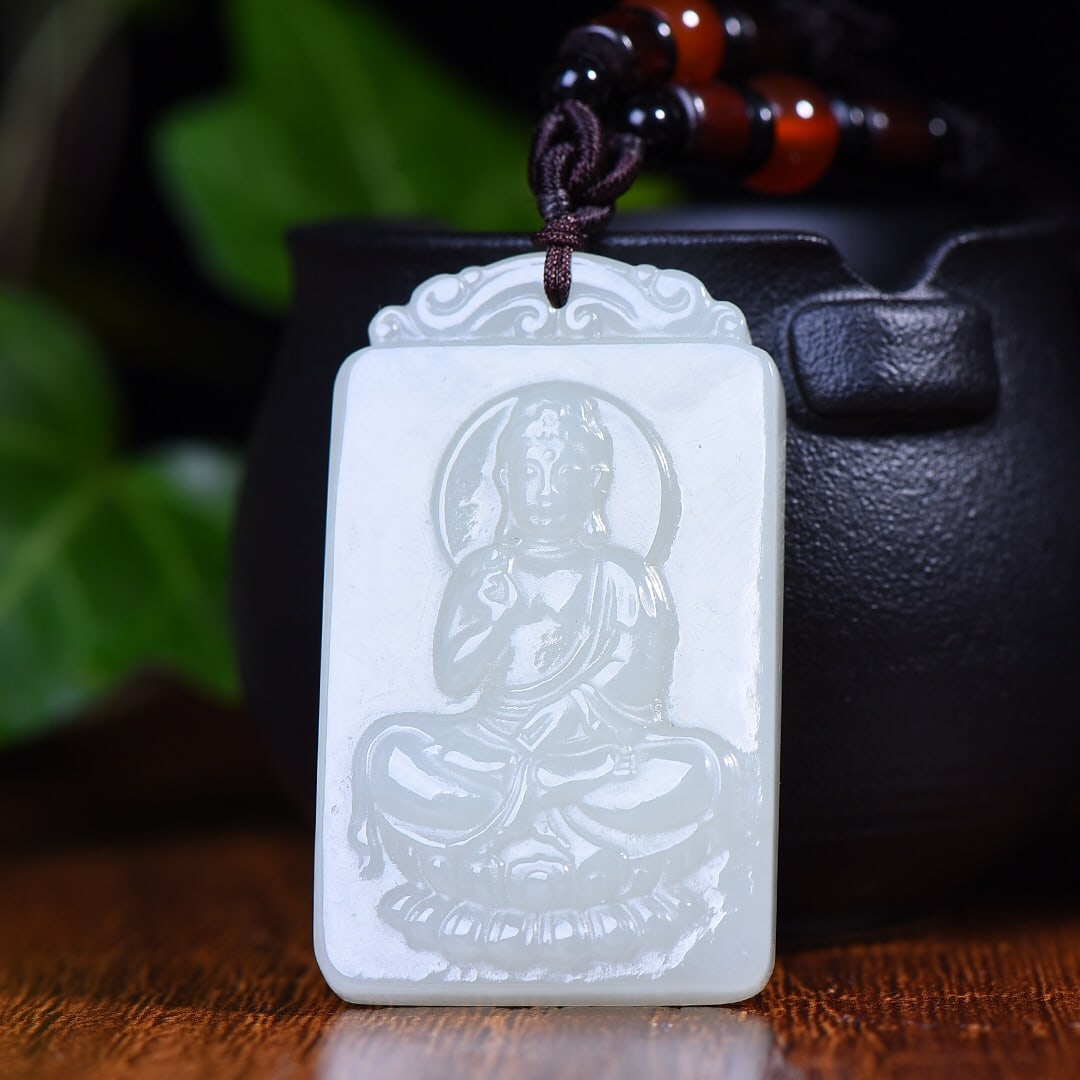 An Exquisite White Jade Sakyamuni Pattern Pendant: An Exquisite White Jade Sakyamuni Pattern Pendant,Size:1.2inx2in (寓意)吉祥 保平安 