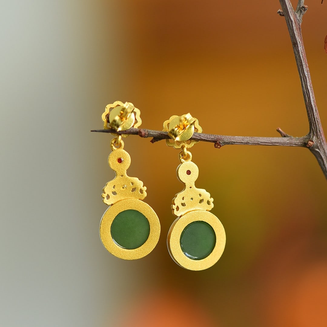 A Pair of Exquisite Sterling Silver Inlaid Jasper Earrings: A Pair of Exquisite Sterling Silver Inlaid Jasper Earrings,Size:0.4inx0.4in 一对纯银镶碧玉耳环