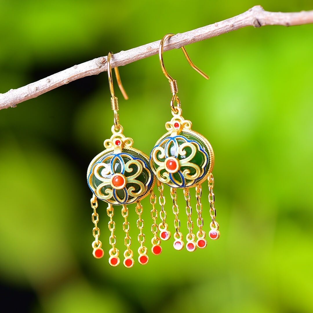 A Pair of Exquisite Sterling Silver-Gold Plated Inlaid Jasper Enamel Earrings: A Pair of Exquisite Sterling Silver-Gold Plated Inlaid Jasper Enamel Earrings,Size:0.4inx0.5in 一对纯银镀金镶碧玉珐琅耳环